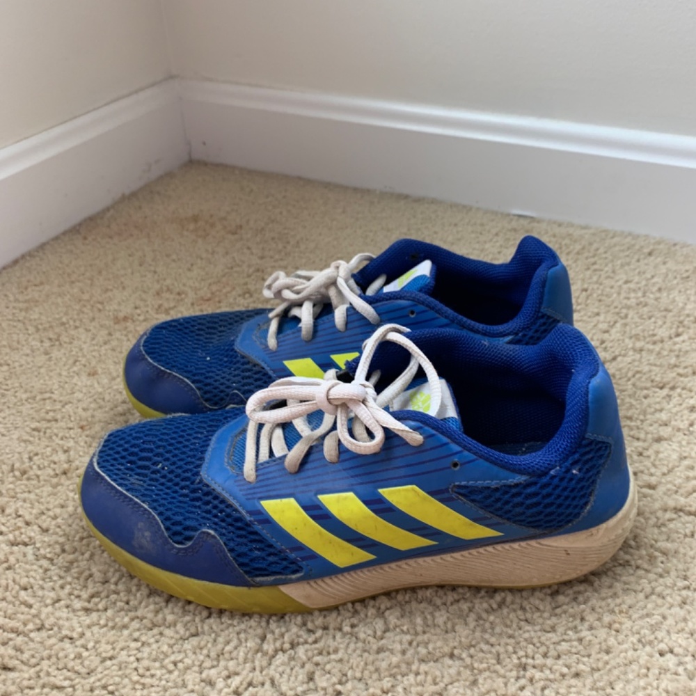 Shoes - Picture 2 of 7